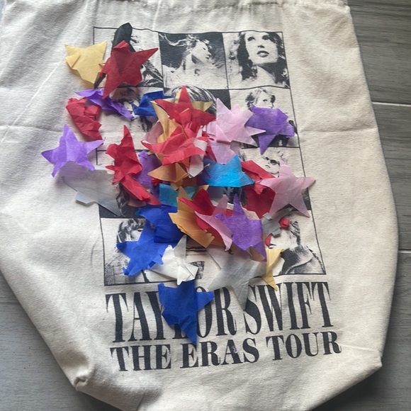 Eras tour tote bag came in VIP box - Picture 5 of 5